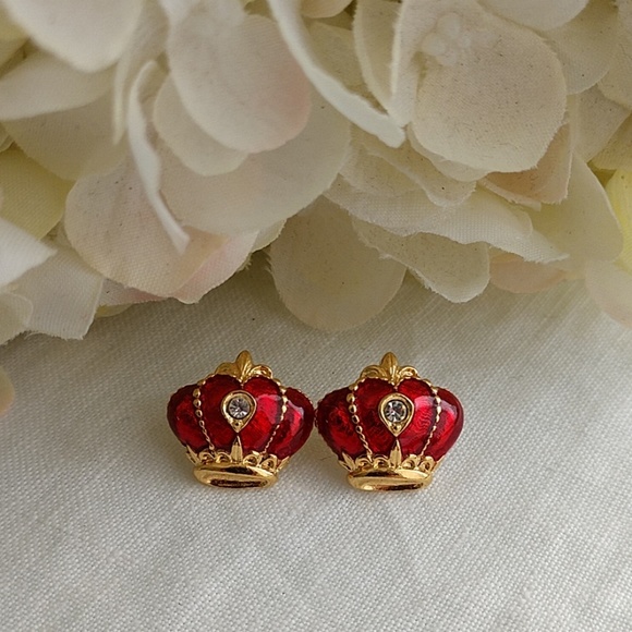 Vintage Avon Crown Post Earrings Royal Red Enamel Rhinestone Goldtone Diva Style - Picture 8 of 8